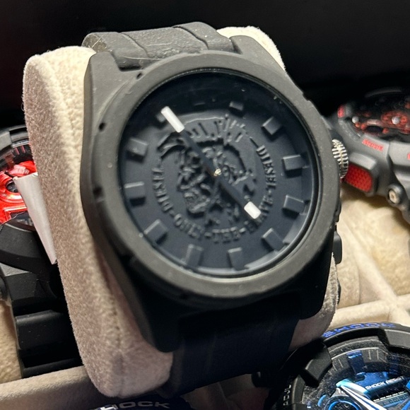 Diesel 45mm Men’s Black Rubber Watch New. - Picture 2 of 5